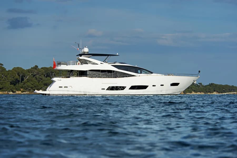 Oasis, a MY OCEAN charter yacht
