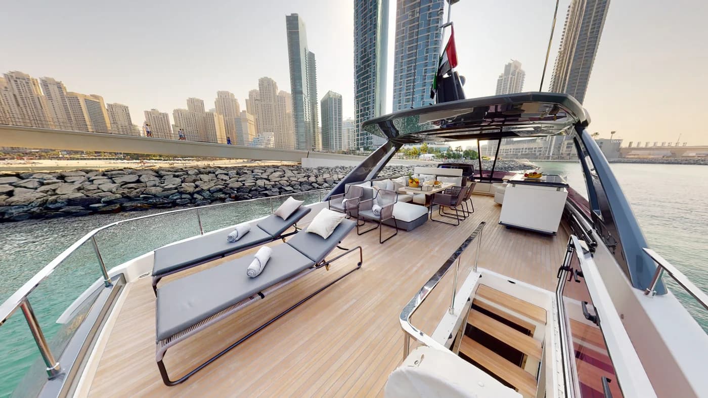 Bella III, view 4