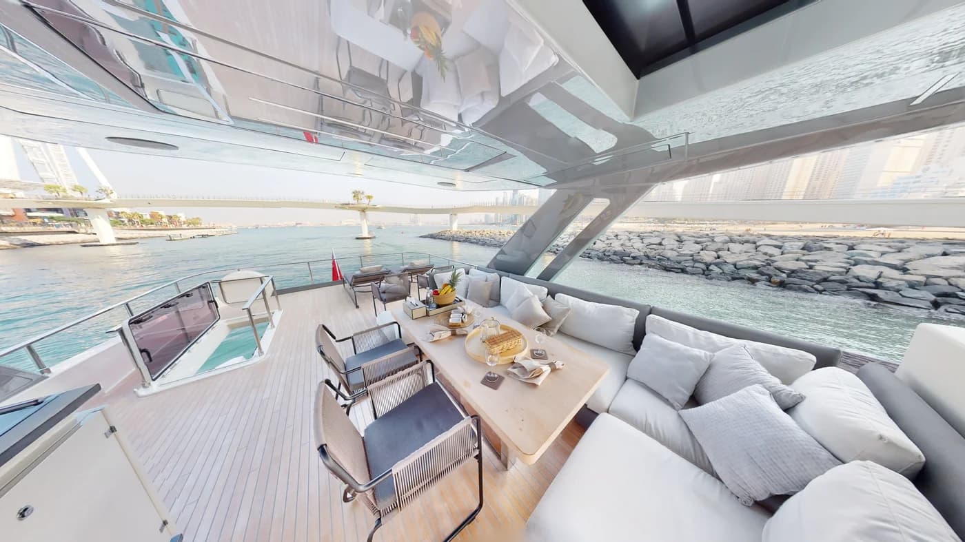 Bella III, view 5