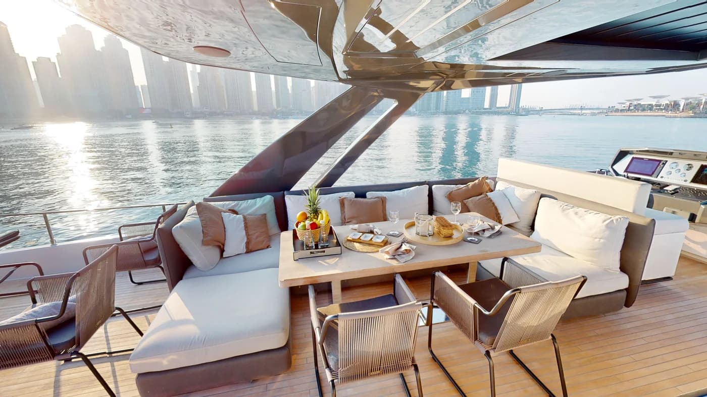 Bella III, view 6